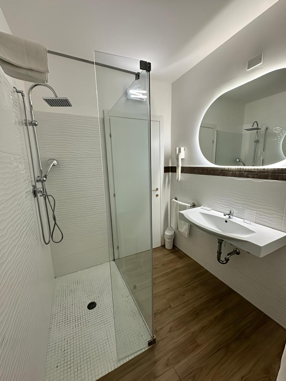 Hotel Piccinelli Rimini Ngoại thất bức ảnh